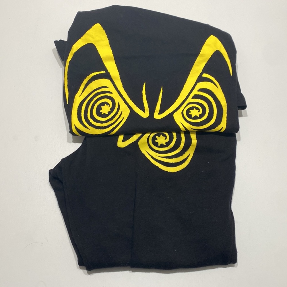 Disney X Hiedi Klum Cruella Glow in the Dark Eye Set Large Joggers Tee Shirt - Picture 5 of 7
